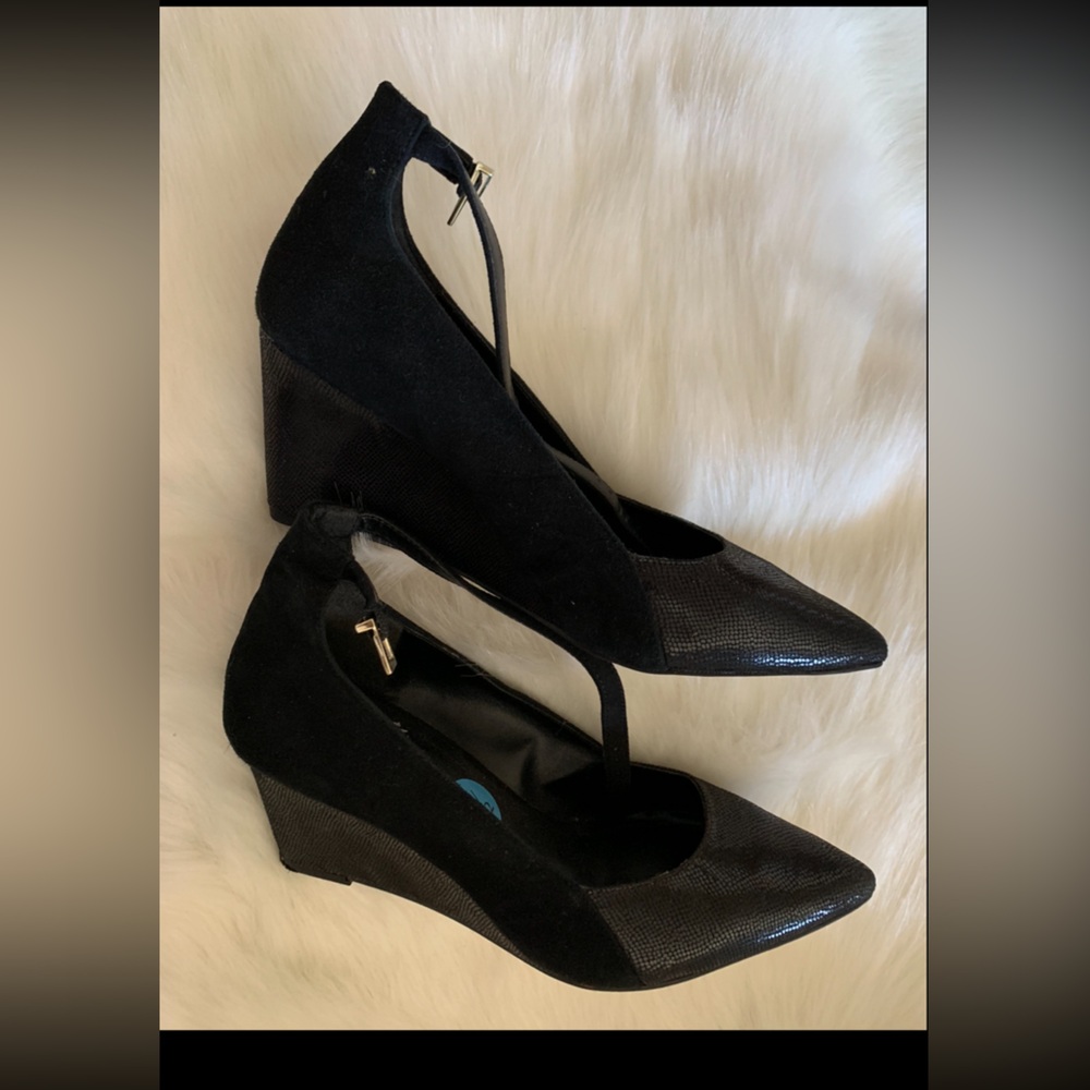 Bcbgeneration Women’s Black Pointed Toe Heeled Sh… - image 4